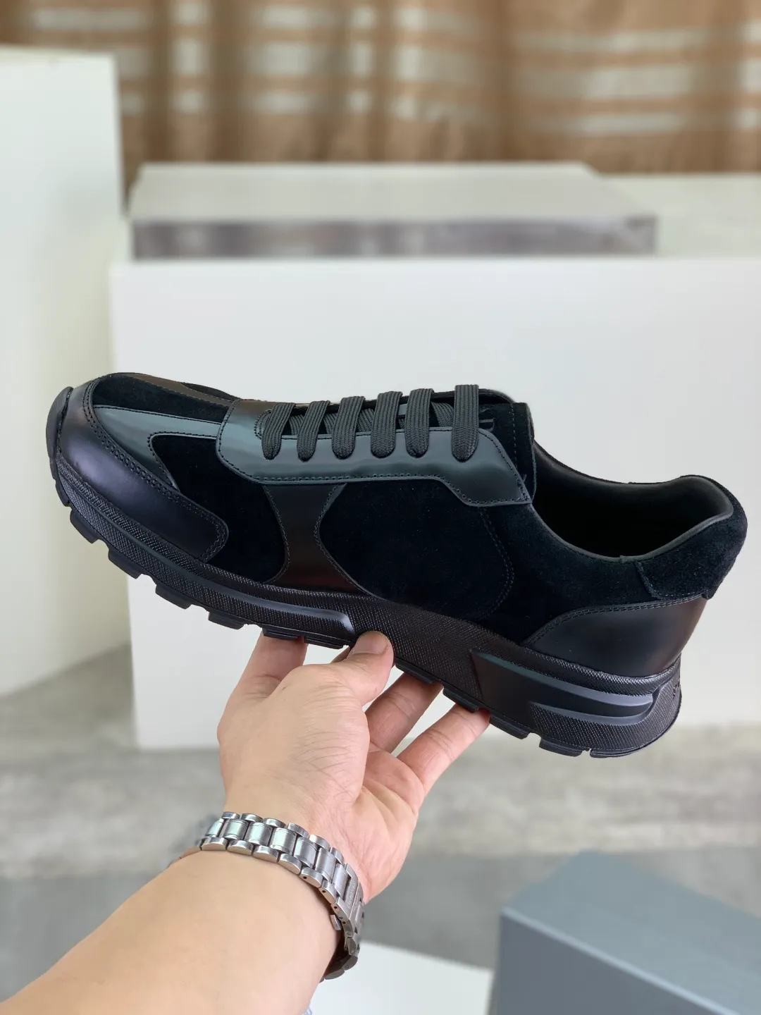 Men's men's shoes💰P580💰【New model】Top quality, new popular models on the official website, which will never go out of style for a century,🆘 The trendy brand (Prada) mainly promotes popular models, avant-garde and versatile fashionable men's shoes, private version molding, cowhide surface splicing 1:1 oil edge processing... fashionable and simple, original imported cowhide interior cowhide feet; the atmosphere and personality are more fashionable, eye-catching and pursuing class. It will subvert old ideas and be a must-have for fashionistas who want to spend time with you! Must keep it! High-end comfort, high-end quality workmanship. Size: 38-44 Various colors available. full package
